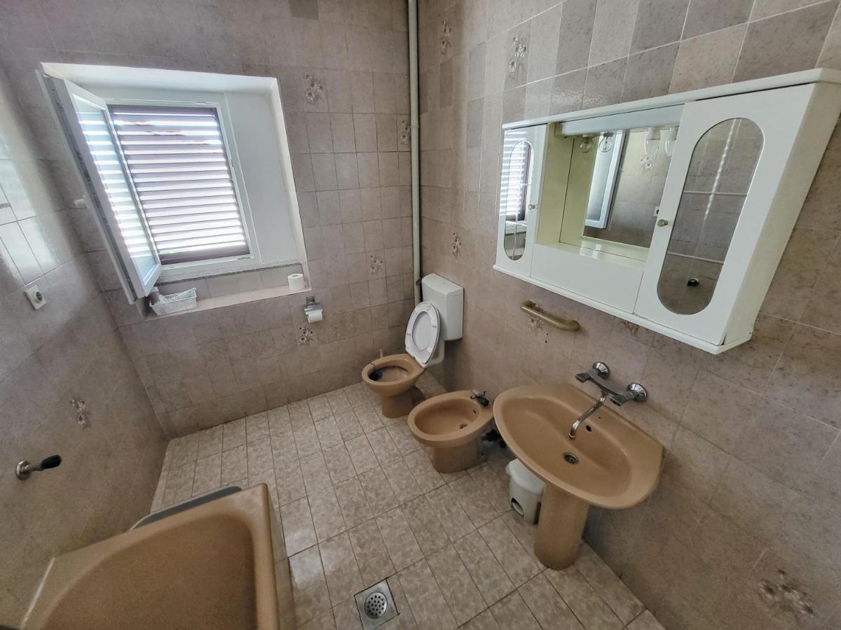 Apartment Maria Ljubač Екстериор снимка