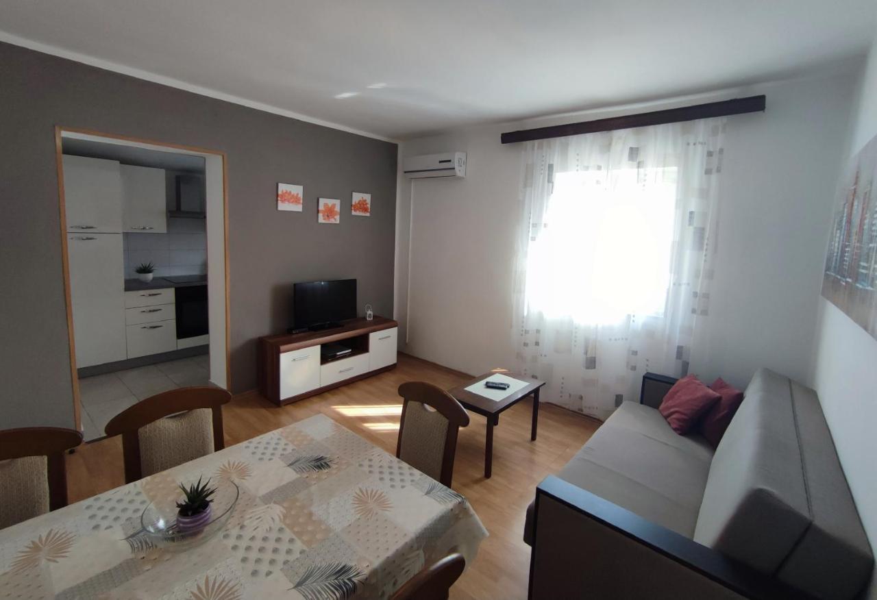 Apartment Maria Ljubač Екстериор снимка