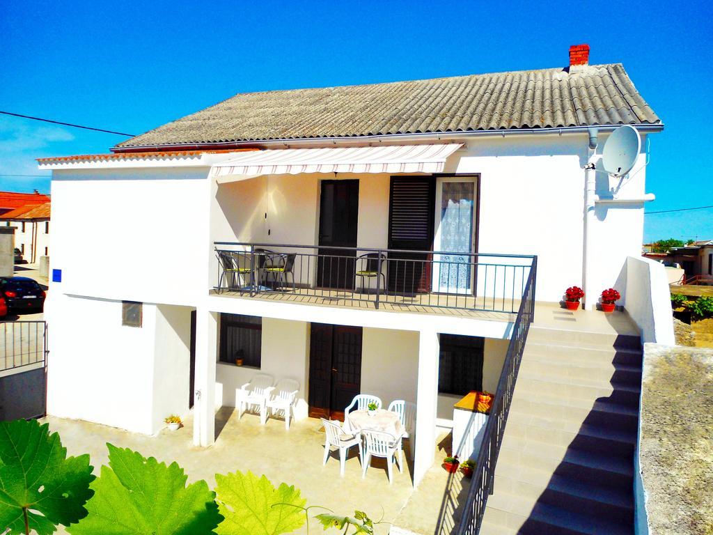 Apartment Maria Ljubač Екстериор снимка
